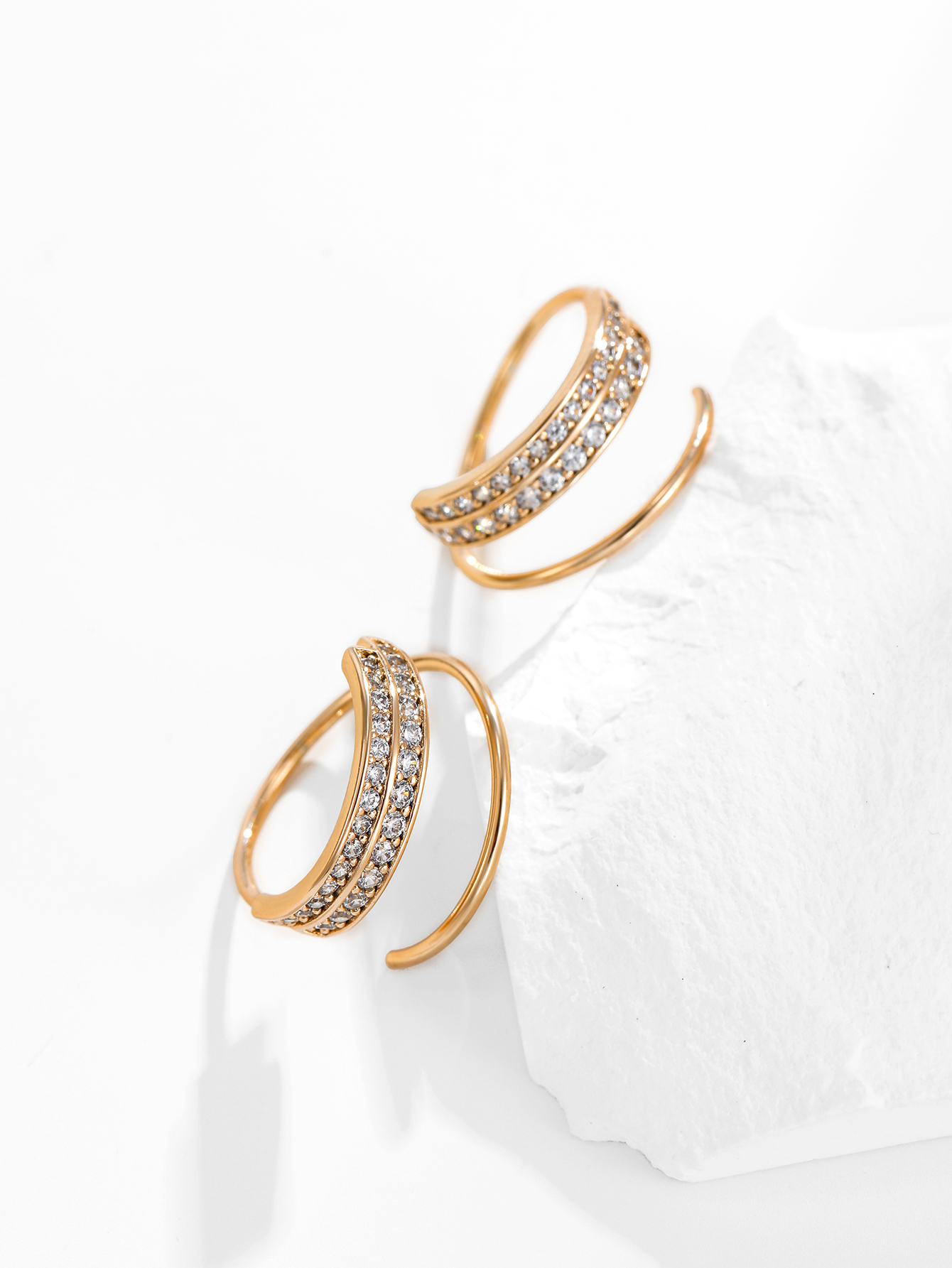 Fashion Copper Geometric Curved Microset Zircon Earringspicture2