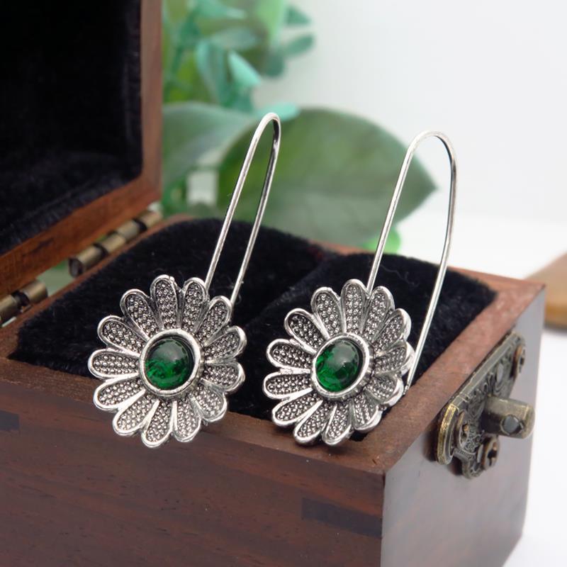fashion ancient silver lotus emerald retro flower ear jewelrypicture1