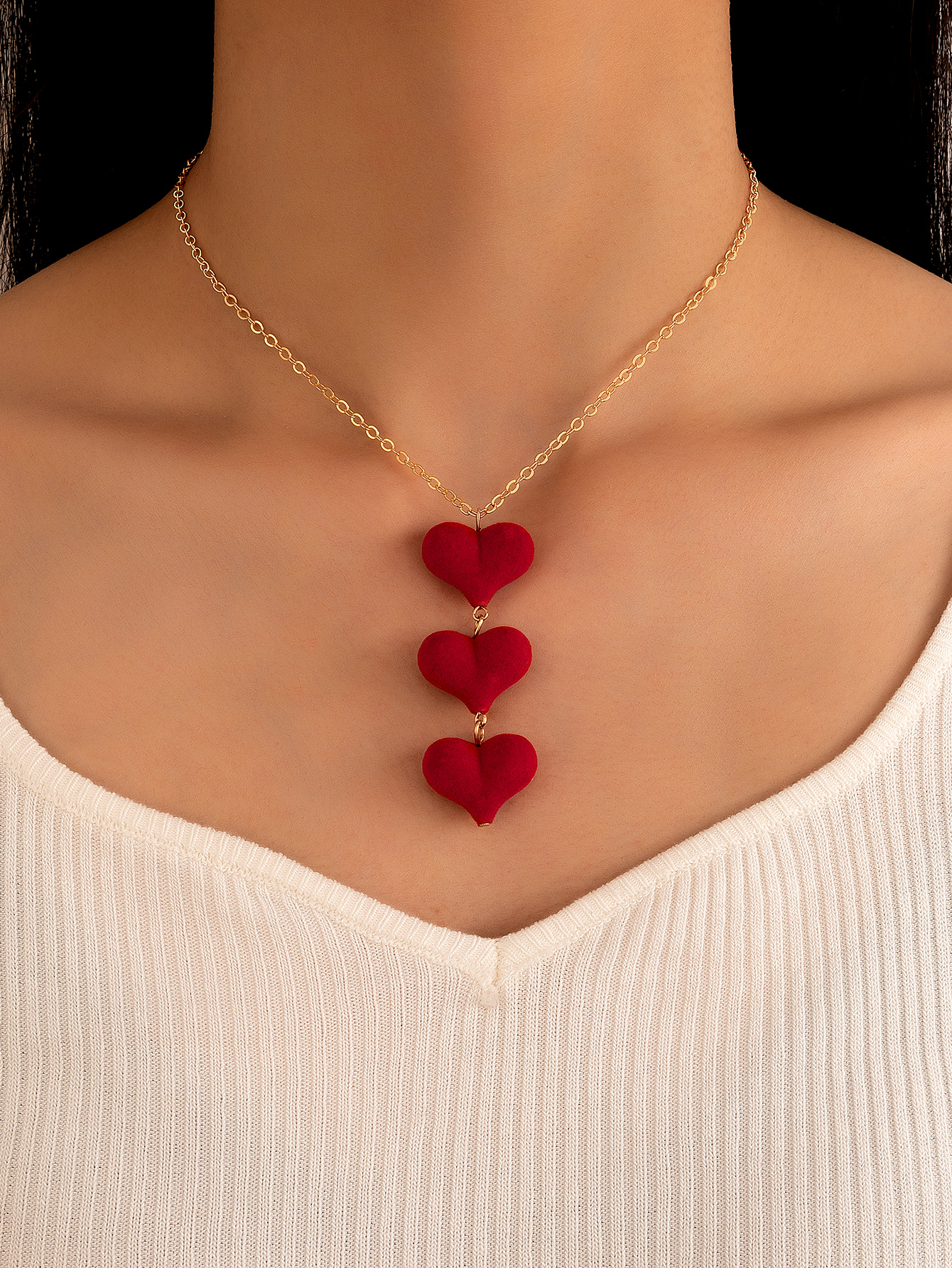 Fashion Black Velvet Heart Single Layer Geometric Chain Necklace