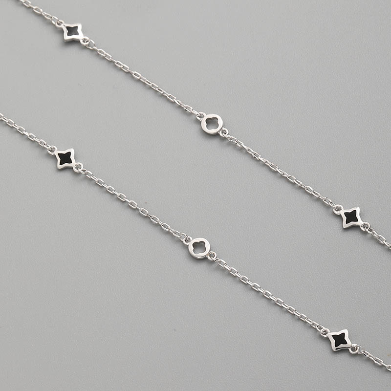 Simple hollow clover inlaid zirconium geometric 925 silver necklacepicture3