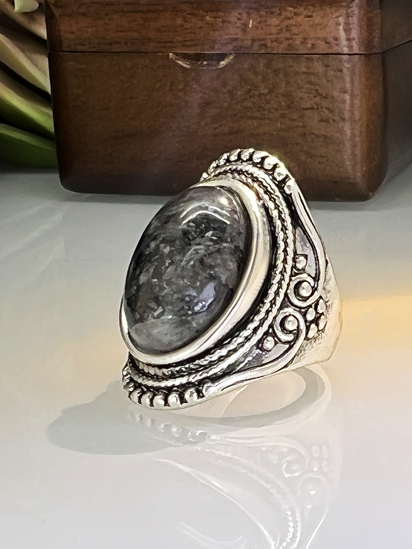 retro natural stone flash stone ring ethnic style carved exaggerated ring