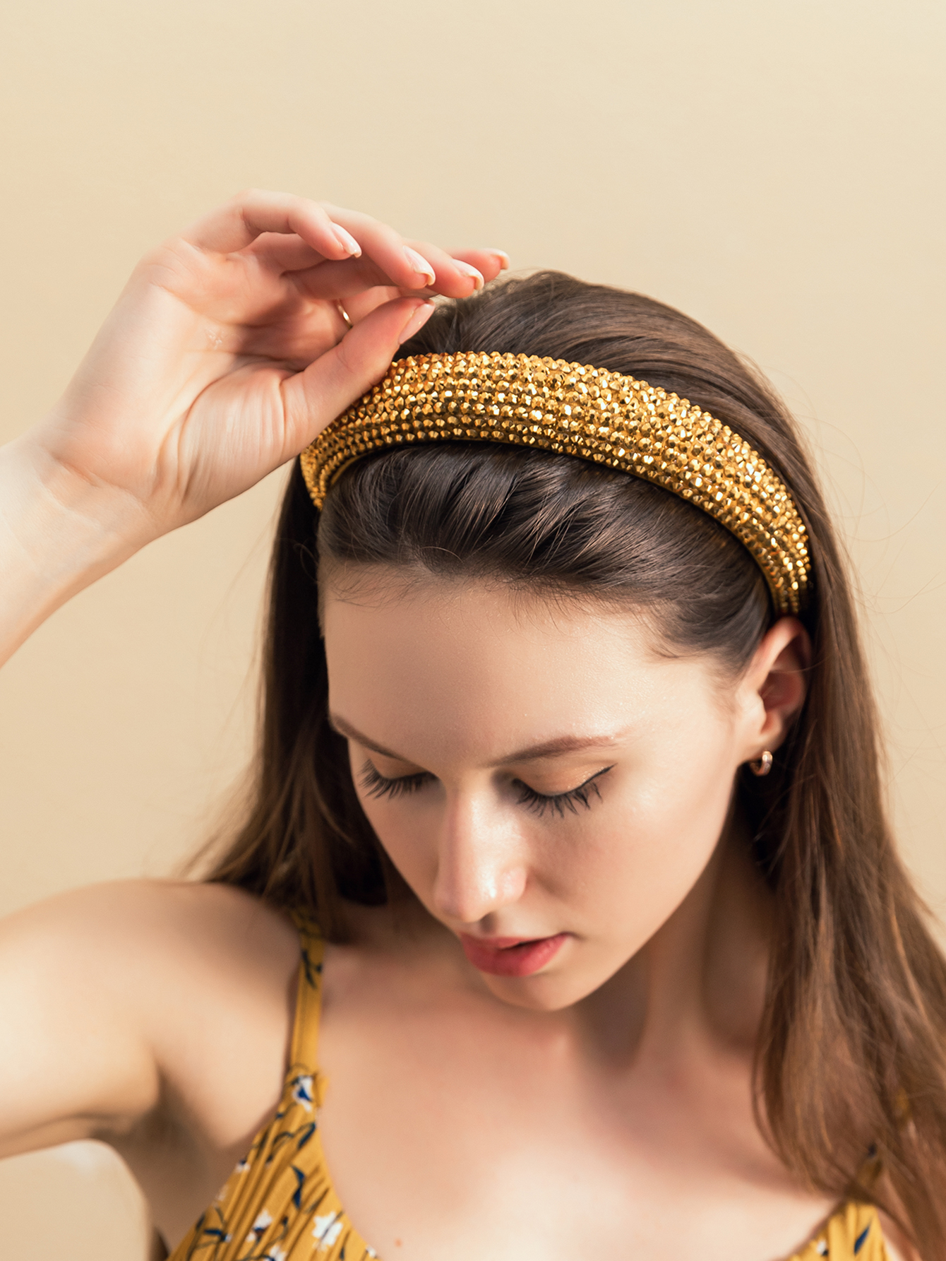 Fashion Vintage Style Sponge Gold Rhinestone Headbandpicture2