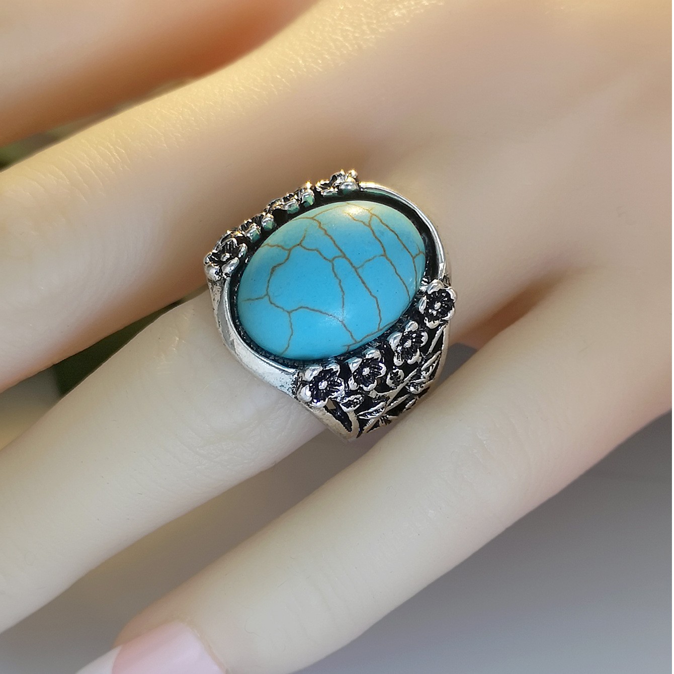 New European and American creative hollow carved turquoise ring cross-border e-commerce retro plated