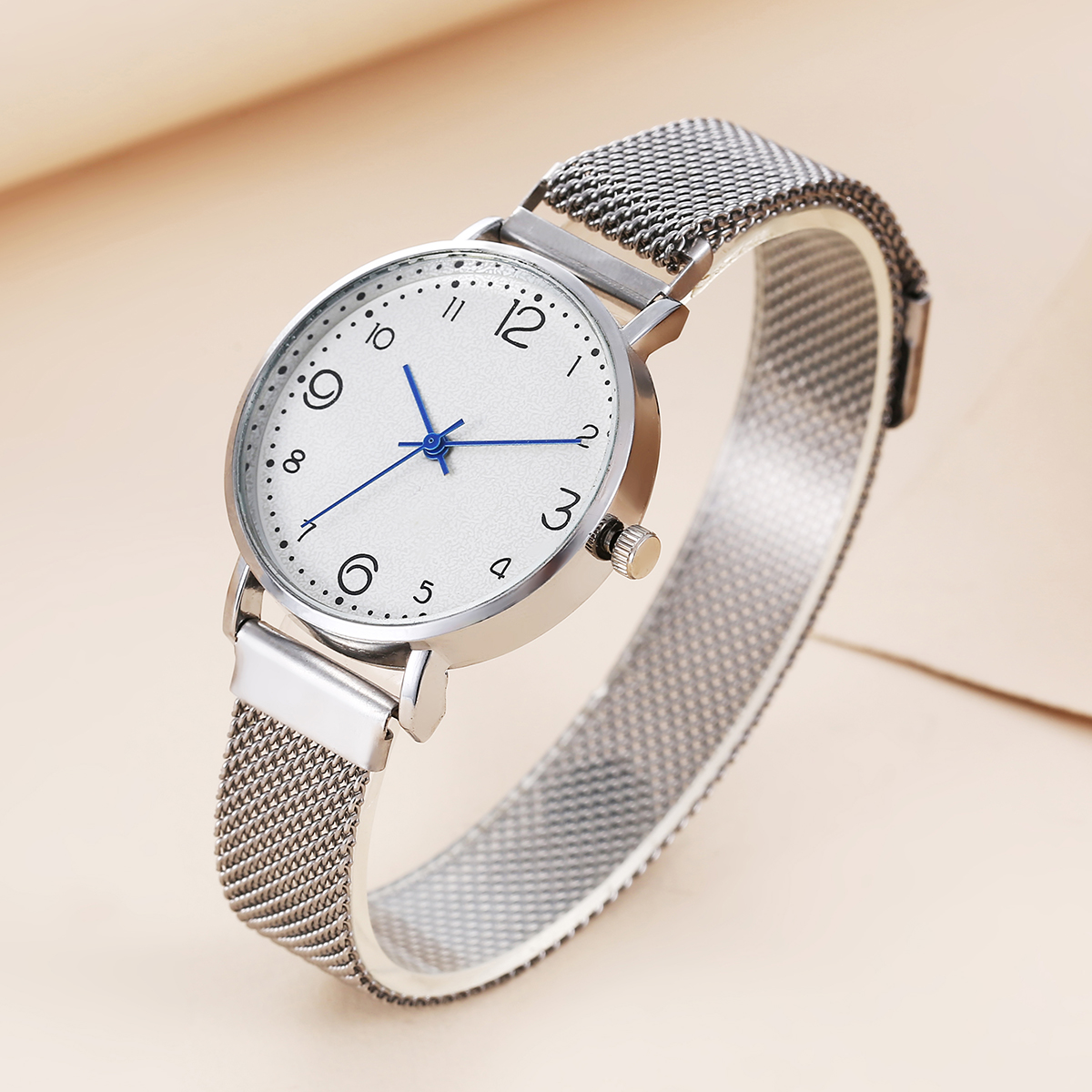 Petite montre  quartz haut de gamme personnalise  la mode simple et  la modepicture1