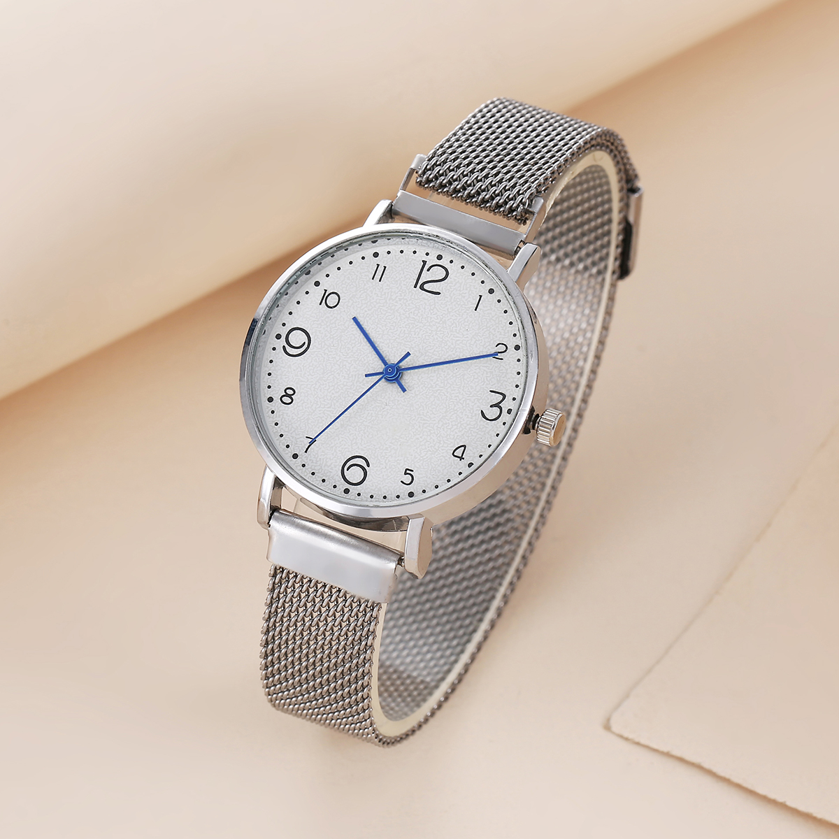 Petite montre  quartz haut de gamme personnalise  la mode simple et  la modepicture2