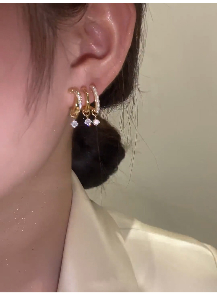 Ohrringe weiblich cool gut aussehend japanisch und koreanisch einfache Nische Design ein Ohrloch 3 Kreise Zirkon Quaste 925 Silber Nadelnetz rote Ohrringepicture7