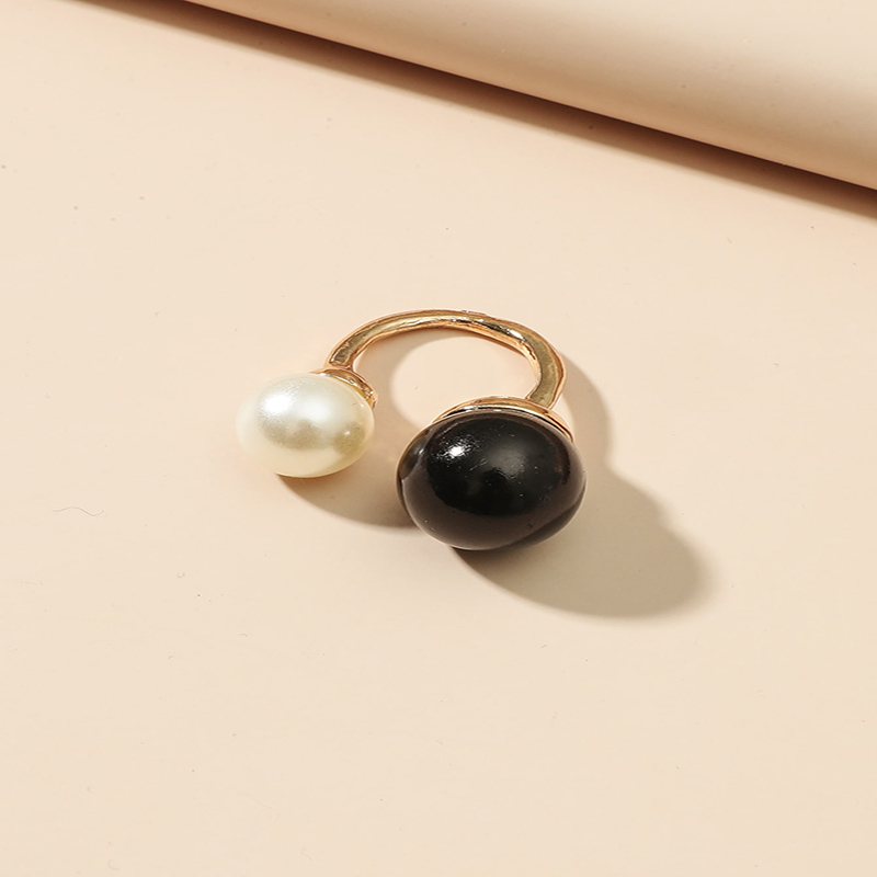 fashion geometric black white pearls alloy ringpicture1
