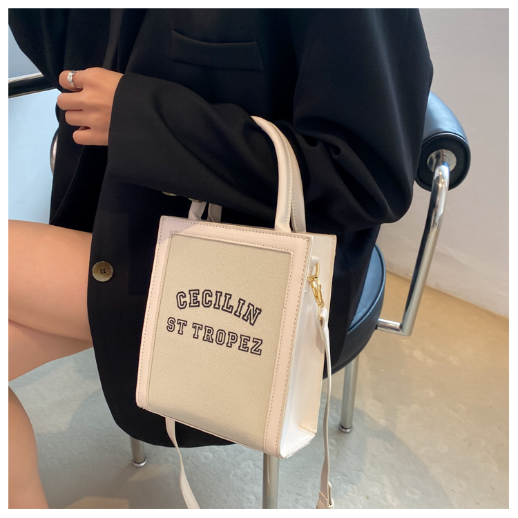 Handbag women39s bag 2022 summer new trendy niche design messenger bag highend allmatch small square bagpicture5