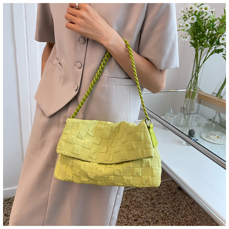 Niche design bag women39s 2022 new trendy summer fashion chain oneshoulder women39s bag highend foreign style messenger bagpicture4